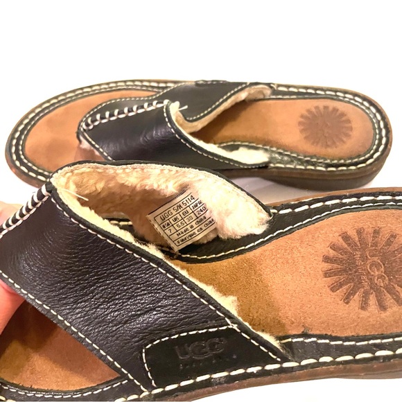 Ugg black leather sandals flop flops - Picture 3 of 4